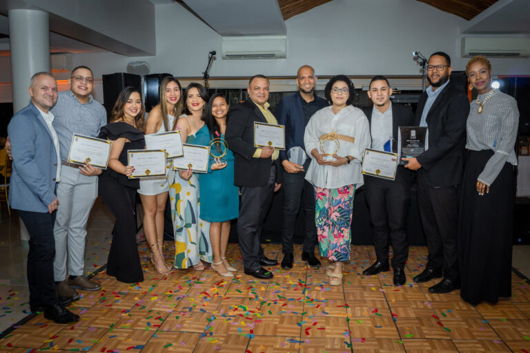 Equipo reconocido en aniversario